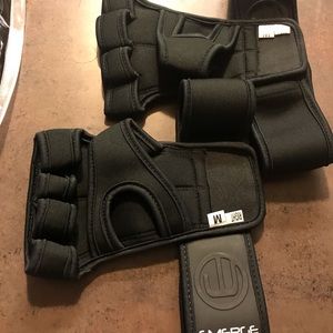 BRAND NEW!! CrossFit Pull-up Gloves, size medium